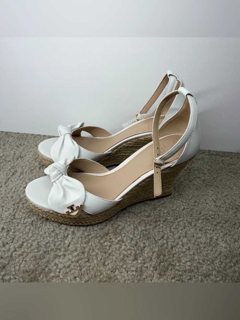 Tory Burch White Knotted Espadrille Wedge Sandals with Gold Logo - Picture 1 of 9